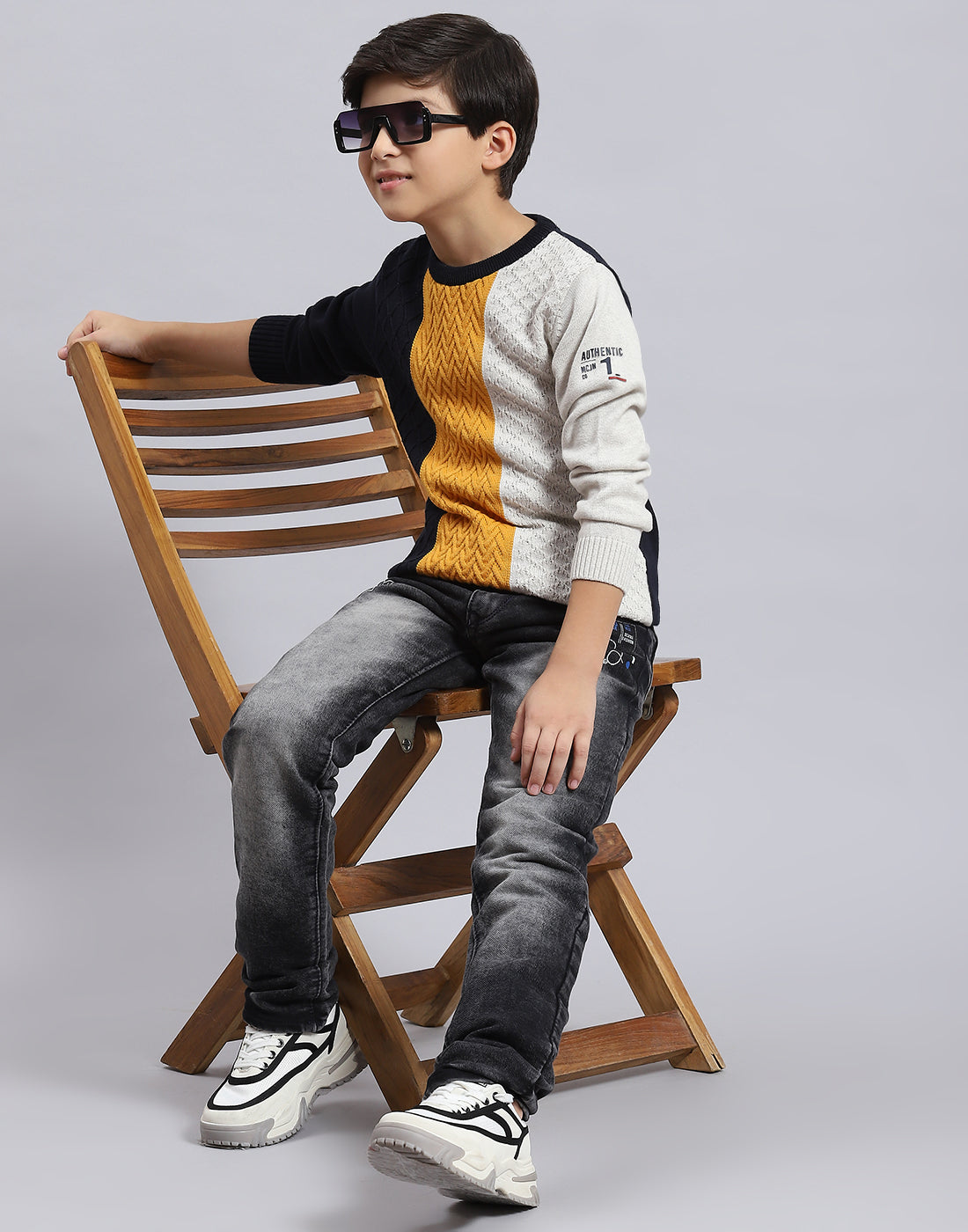 Boys Navy Blue Self Design Round Neck Full Sleeve Sweater