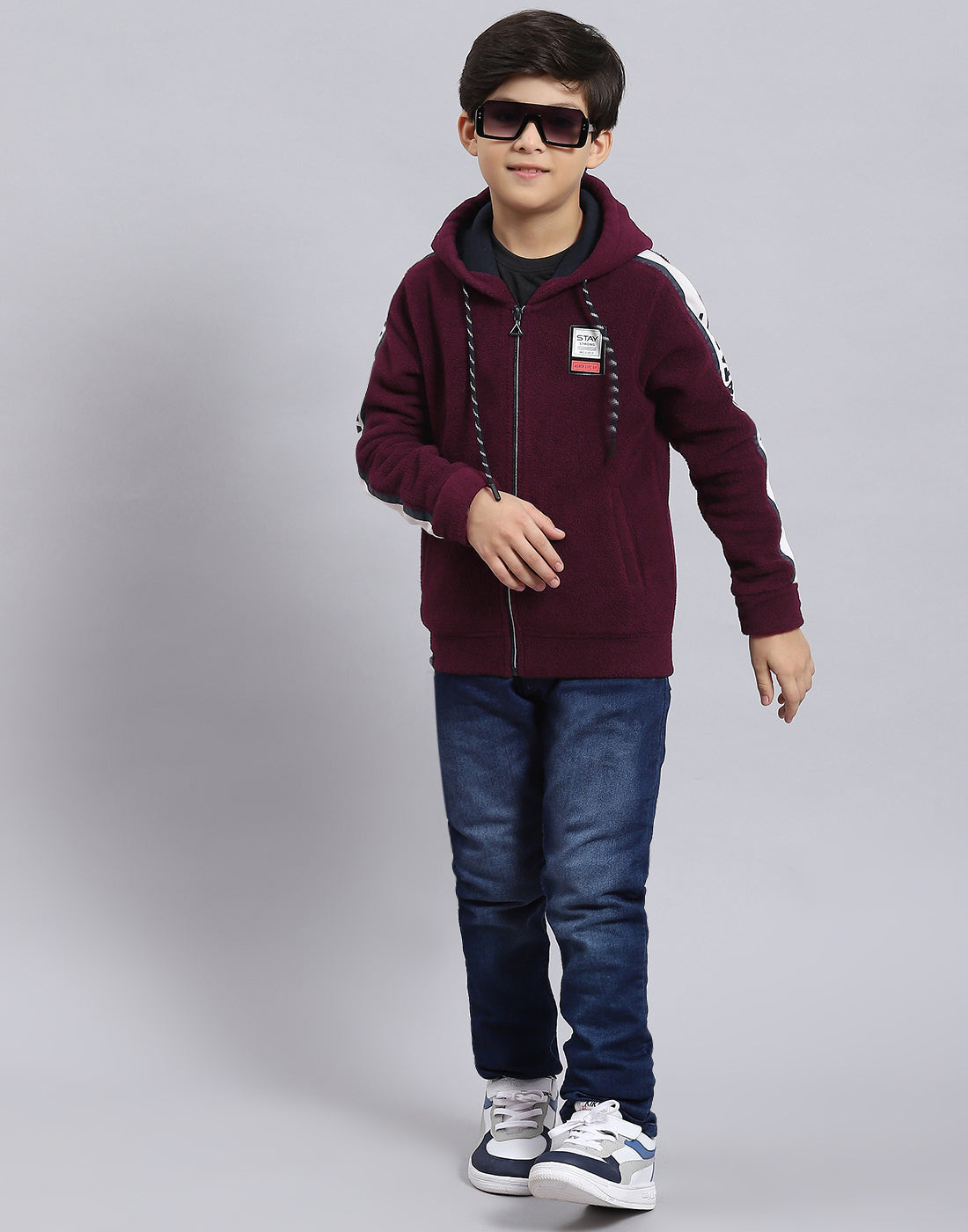 Boys Maroon Solid Hooded Full Sleeve Sweatshirt