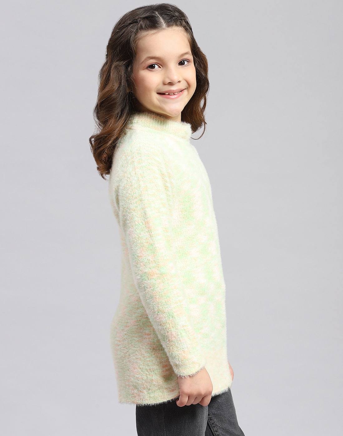 Girls Green Self Design T Neck Full Sleeve Sweatshirt