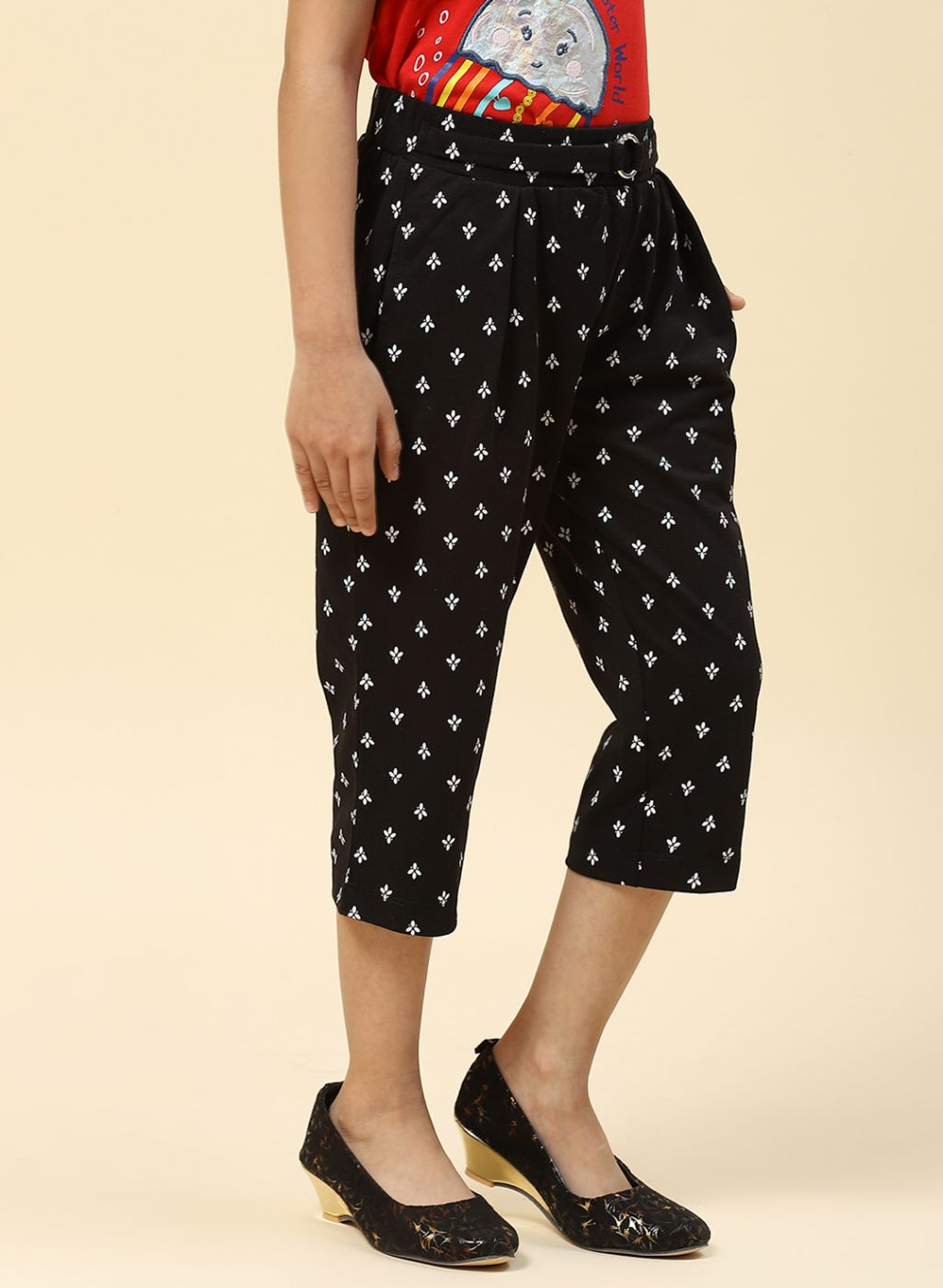 Girls Black Printed Capri