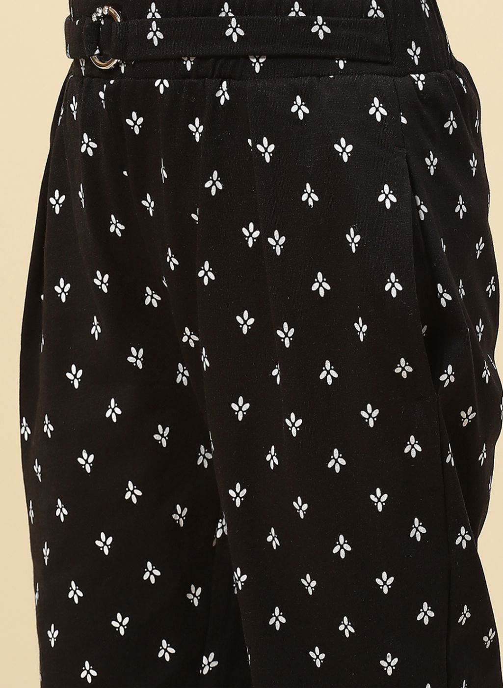 Girls Black Printed Capri