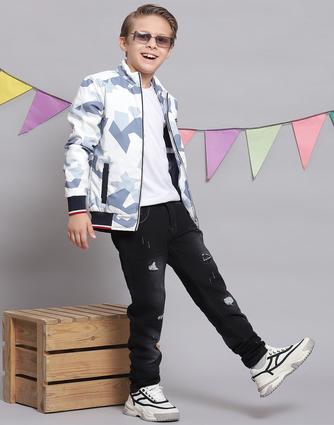 Boys White Printed Hooded Full Sleeve Boys Jacket