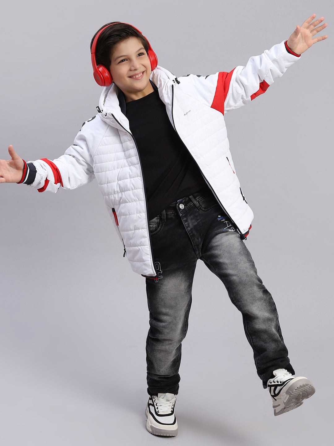 Boys White Solid Hooded Full Sleeve Boys Jacket