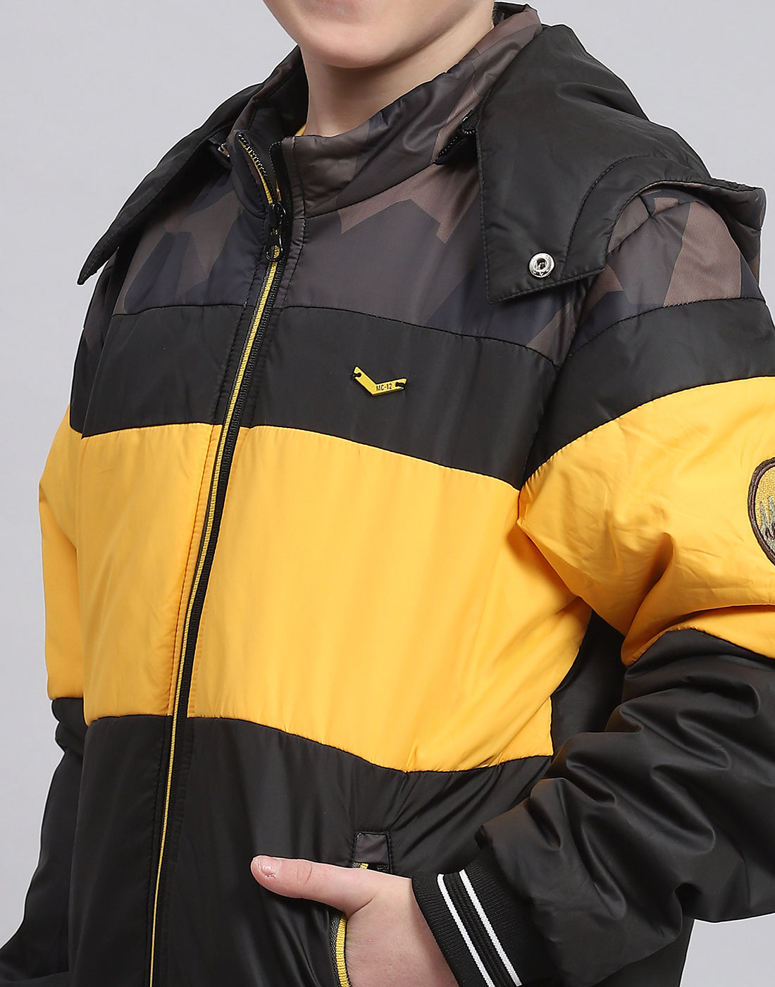 Boys Black Solid Hooded Full Sleeve Boys Jacket