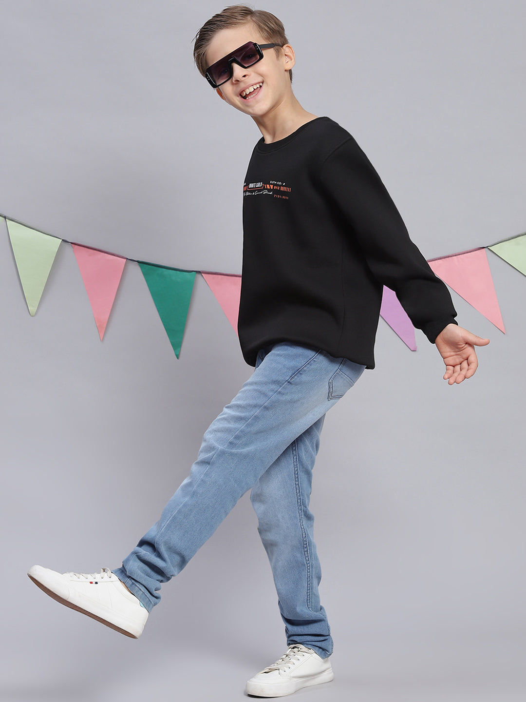 Boys Black Printed Round Neck Full Sleeve Sweatshirt