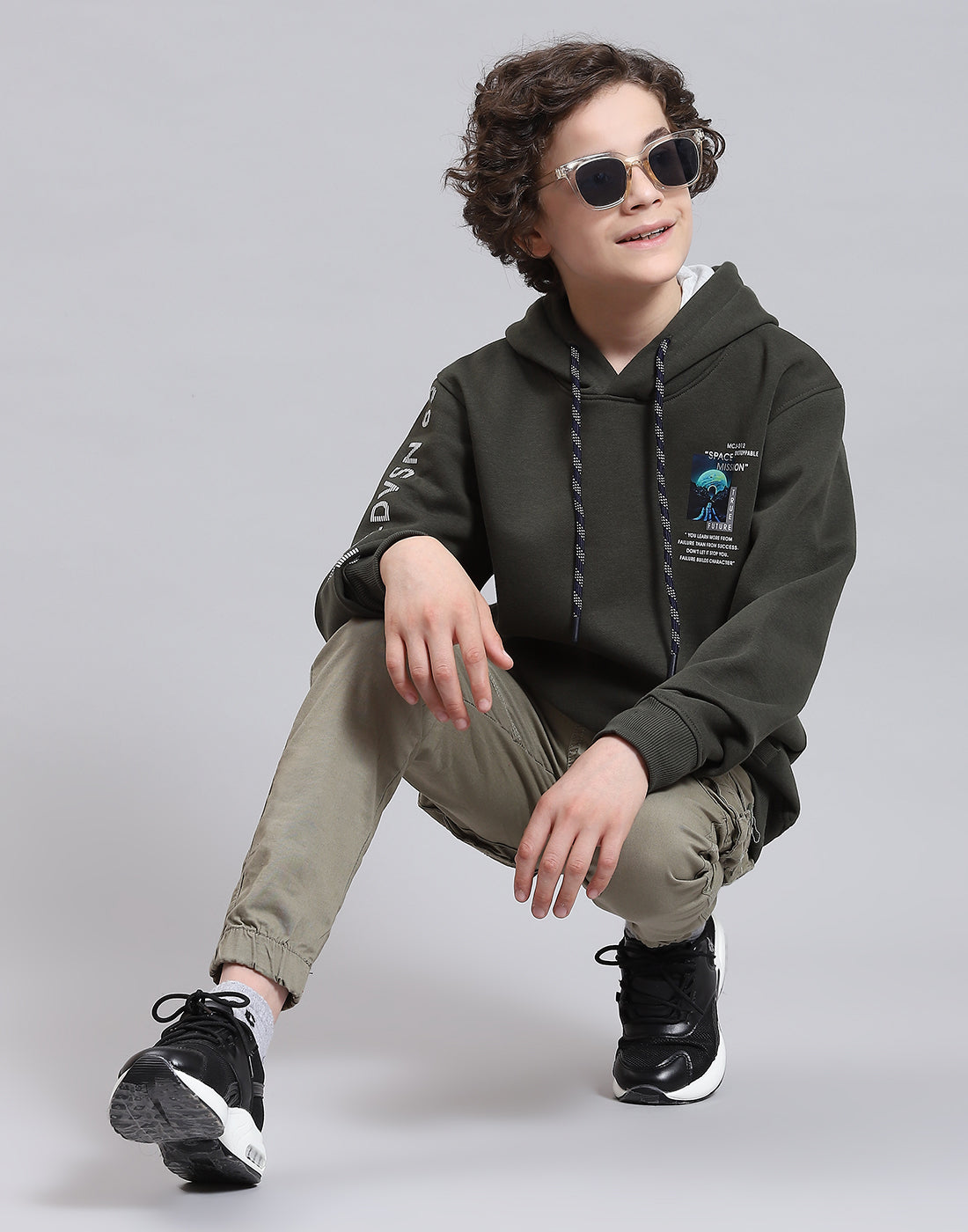 Boys Olive Printed Round Neck Full Sleeve Sweatshirt