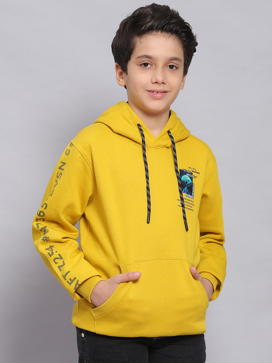 Boys Yellow Printed Hooded Full Sleeve Sweatshirt