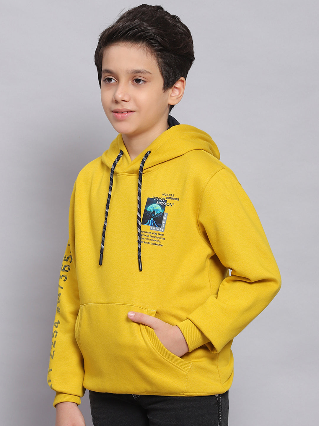 Boys Yellow Printed Hooded Full Sleeve Sweatshirt
