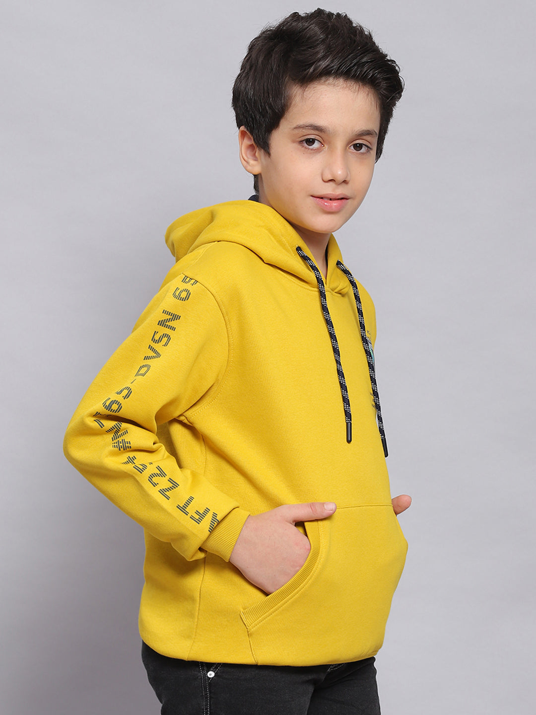 Boys Yellow Printed Hooded Full Sleeve Sweatshirt