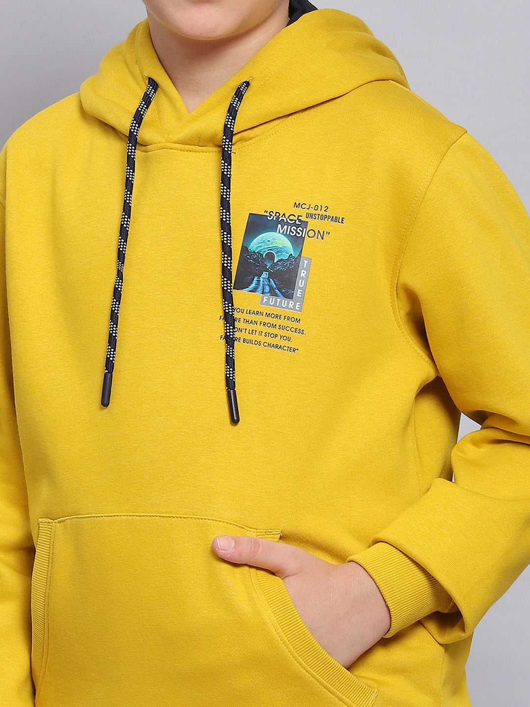 Boys Yellow Printed Hooded Full Sleeve Sweatshirt