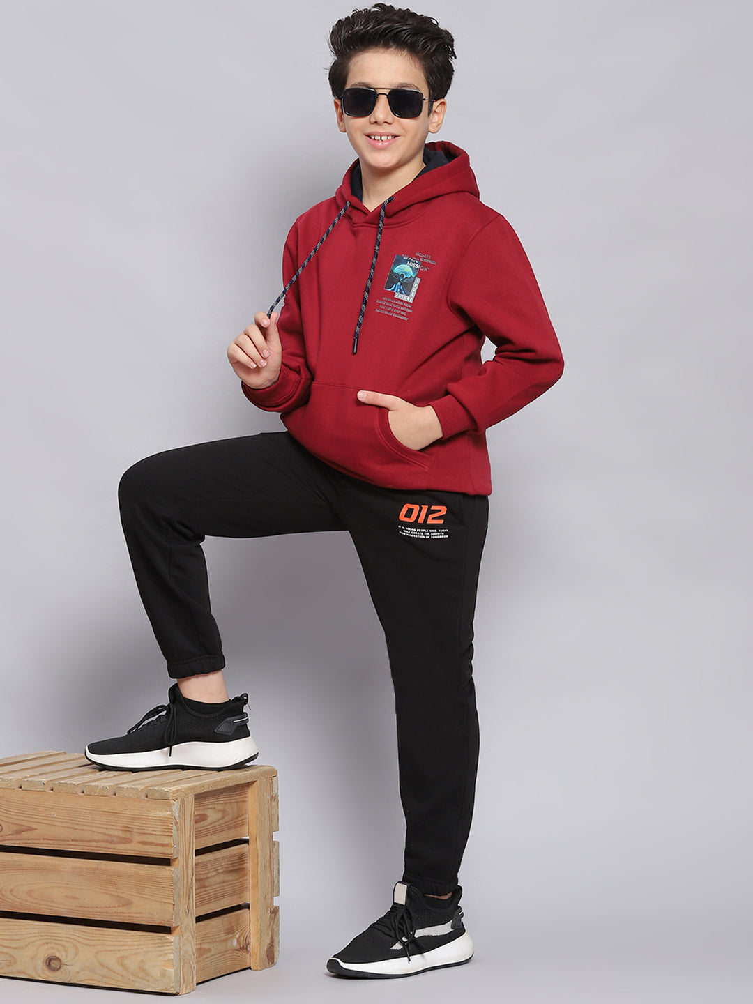 Boys Maroon Printed Hooded Full Sleeve Sweatshirt