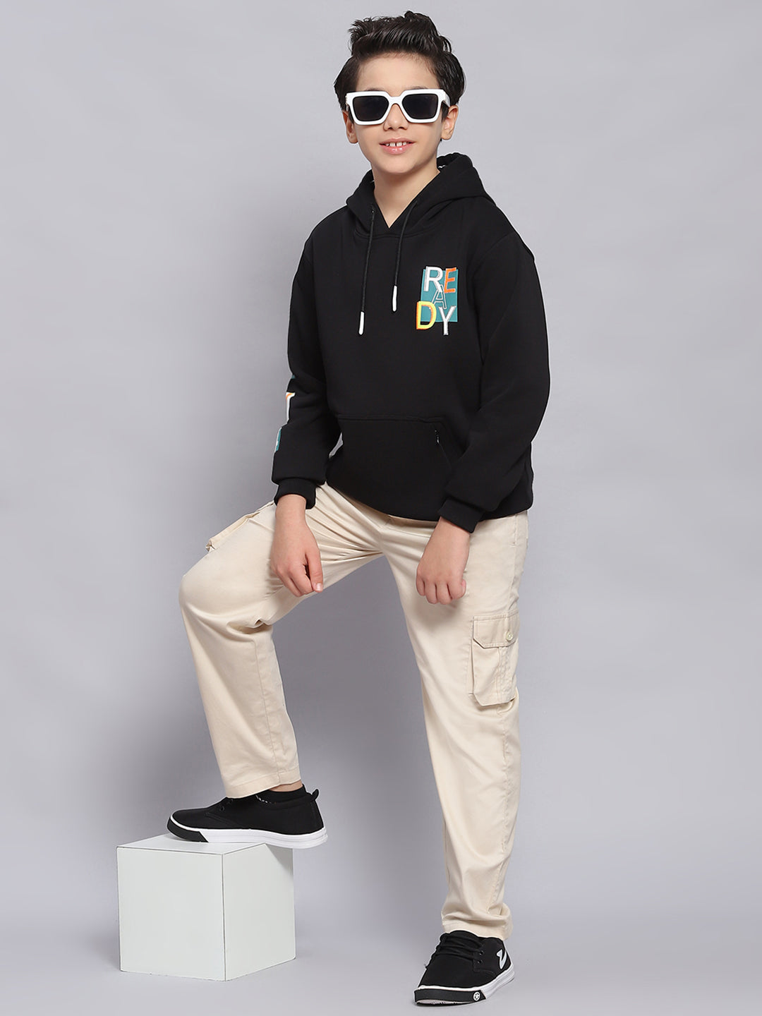 Boys Black Printed Hooded Full Sleeve Sweatshirt