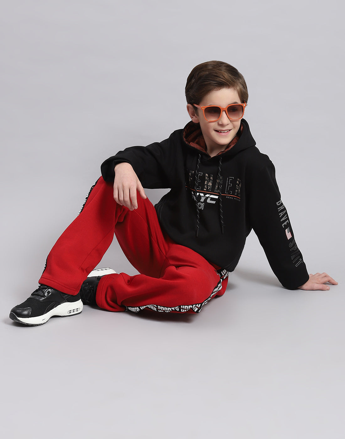 Boys Black Printed Hooded Full Sleeve Sweatshirt