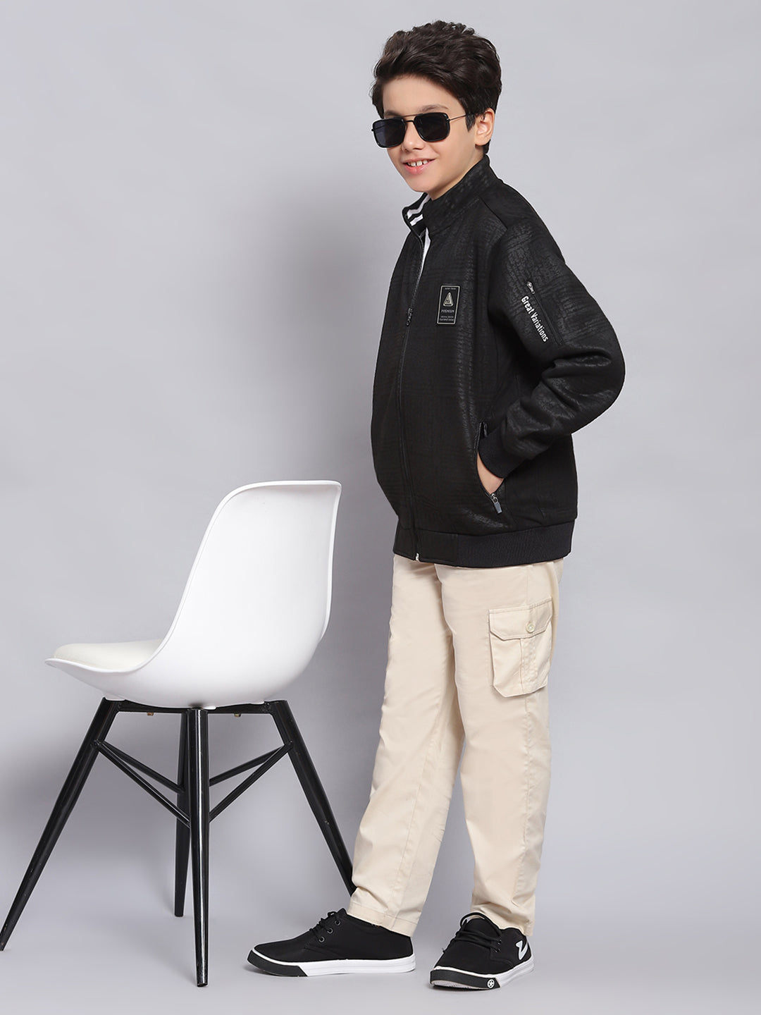 Boys Black Printed Stand Collar Full Sleeve Sweatshirt