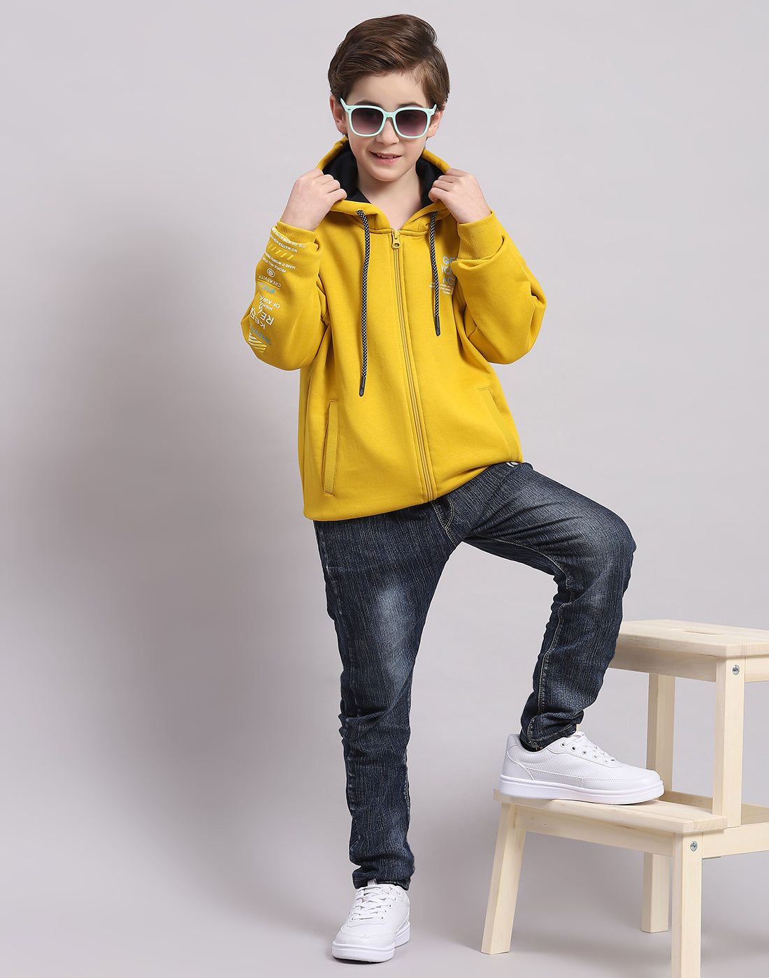Boys Yellow Printed Hooded Full Sleeve Sweatshirt