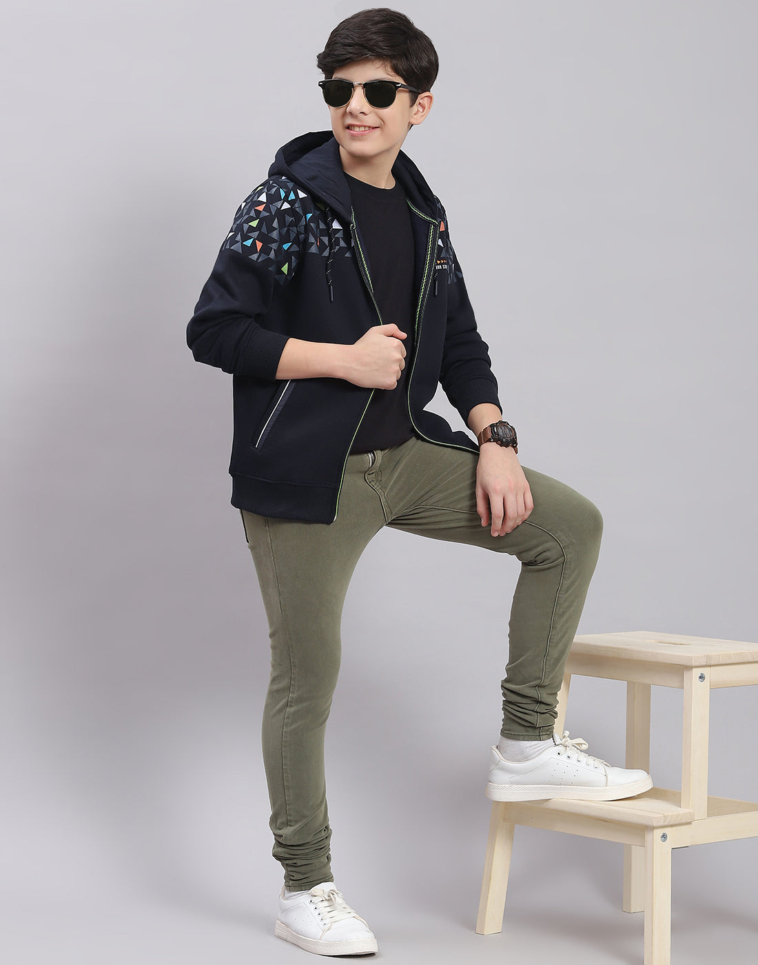 Boys Navy Blue Printed Hooded Full Sleeve Sweatshirt