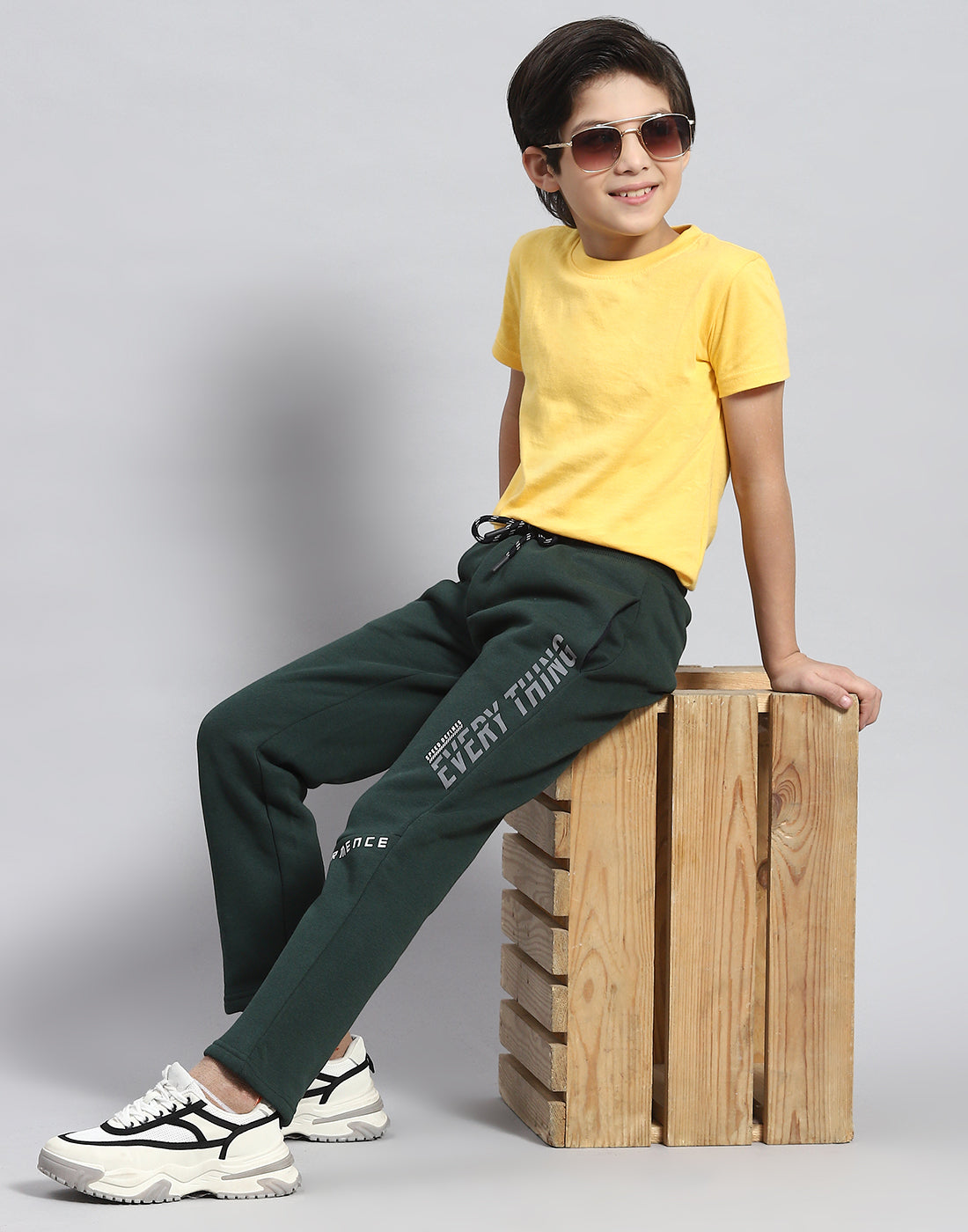 Boys Green Printed Regular Fit Lower