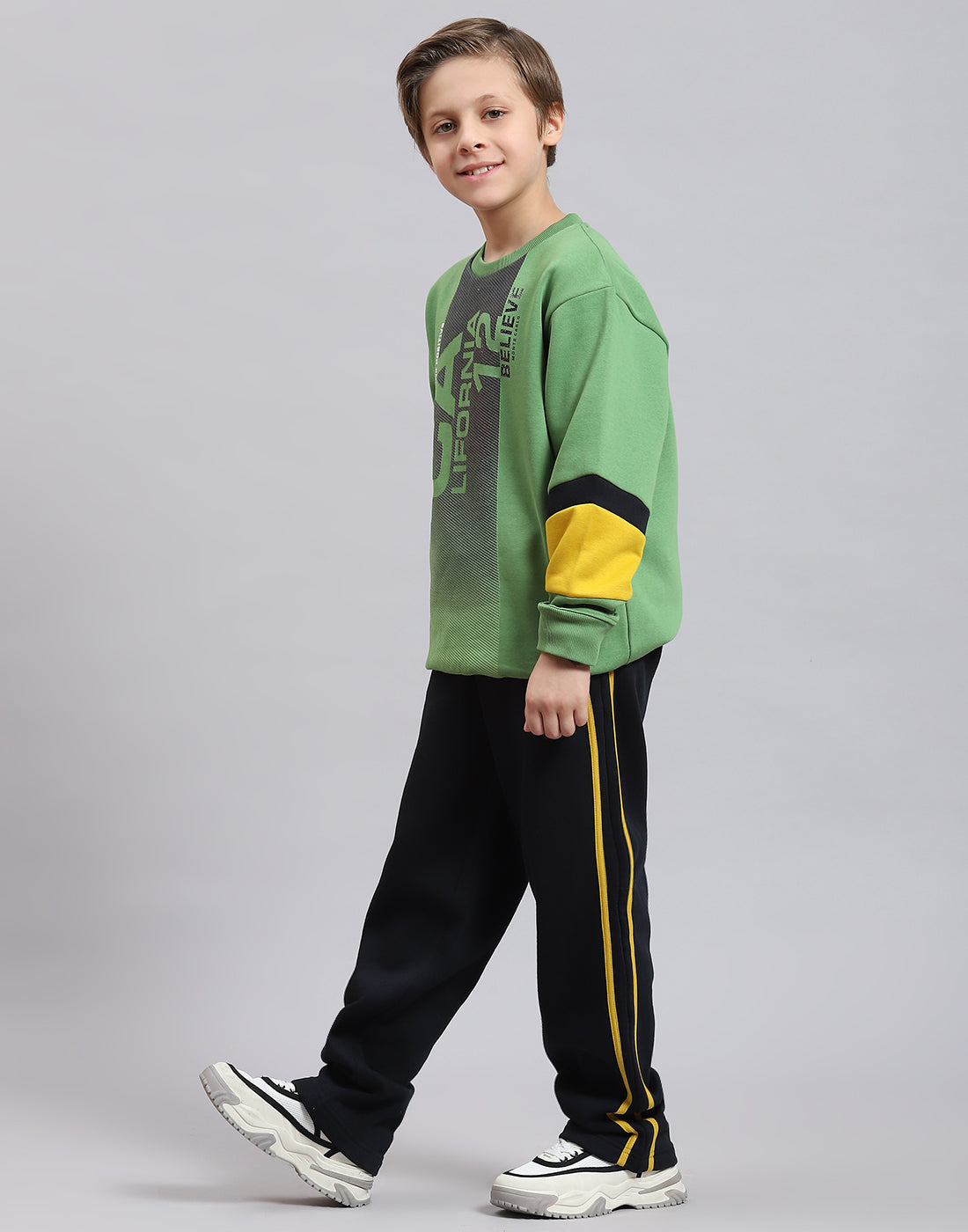 Boys Green Printed Round Neck Full Sleeve Tracksuit