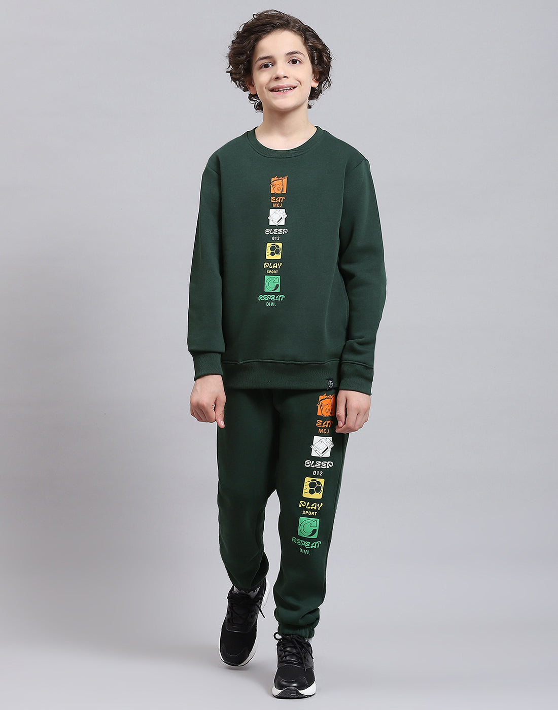 Boys Green Printed Round Neck Full Sleeve Tracksuits