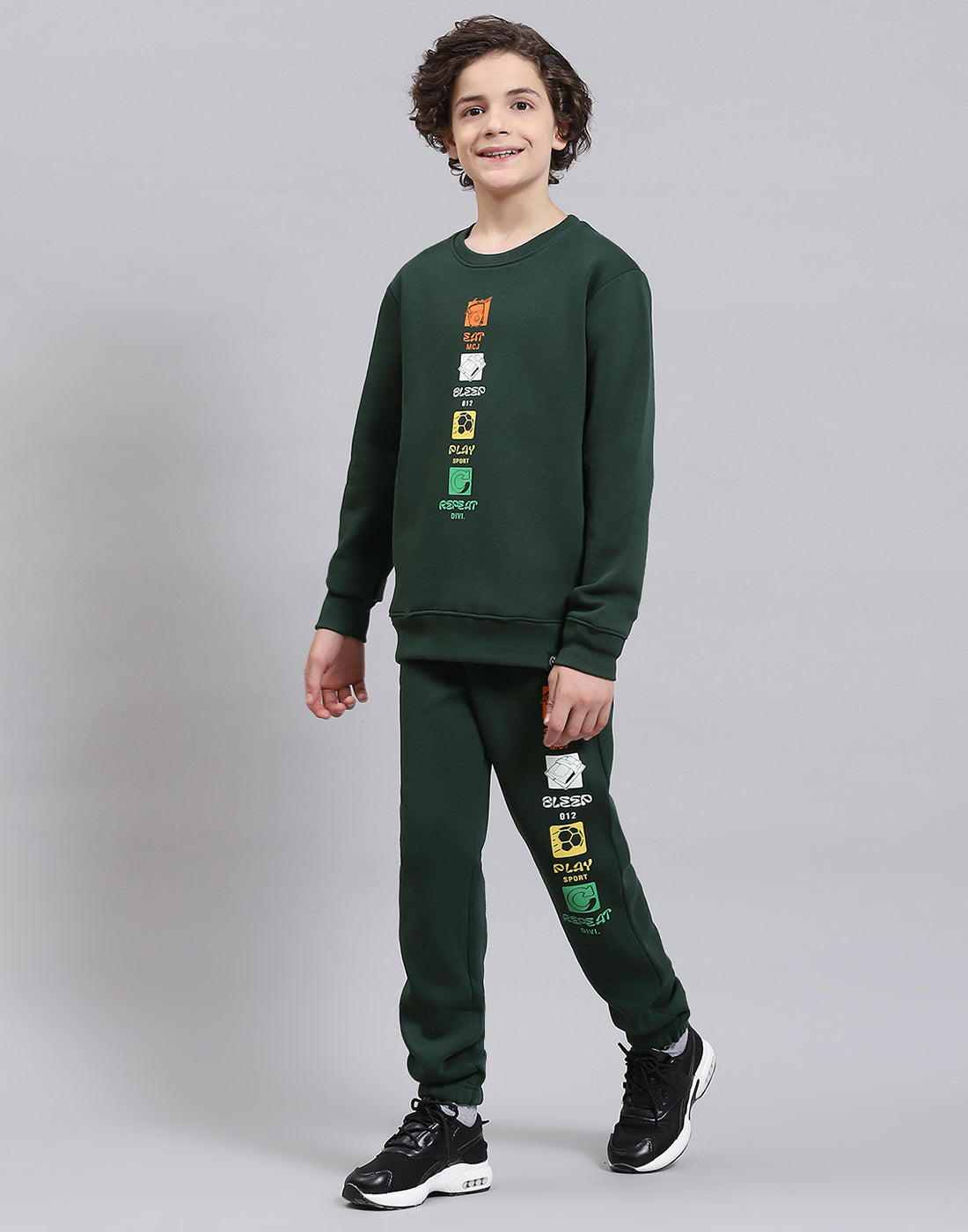 Boys Green Printed Round Neck Full Sleeve Tracksuits