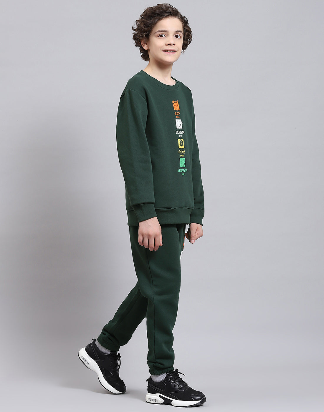Boys Green Printed Round Neck Full Sleeve Tracksuits