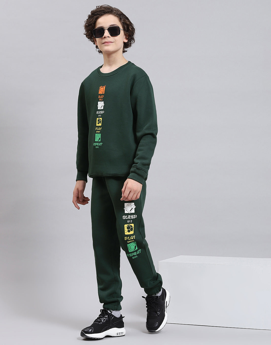 Boys Green Printed Round Neck Full Sleeve Tracksuits