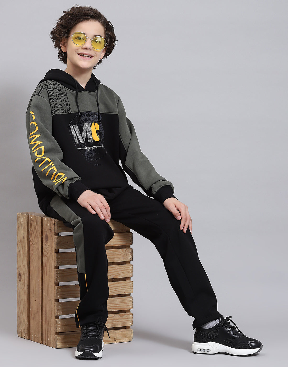 Boys Olive & Black Printed Hooded Full Sleeve Tracksuits