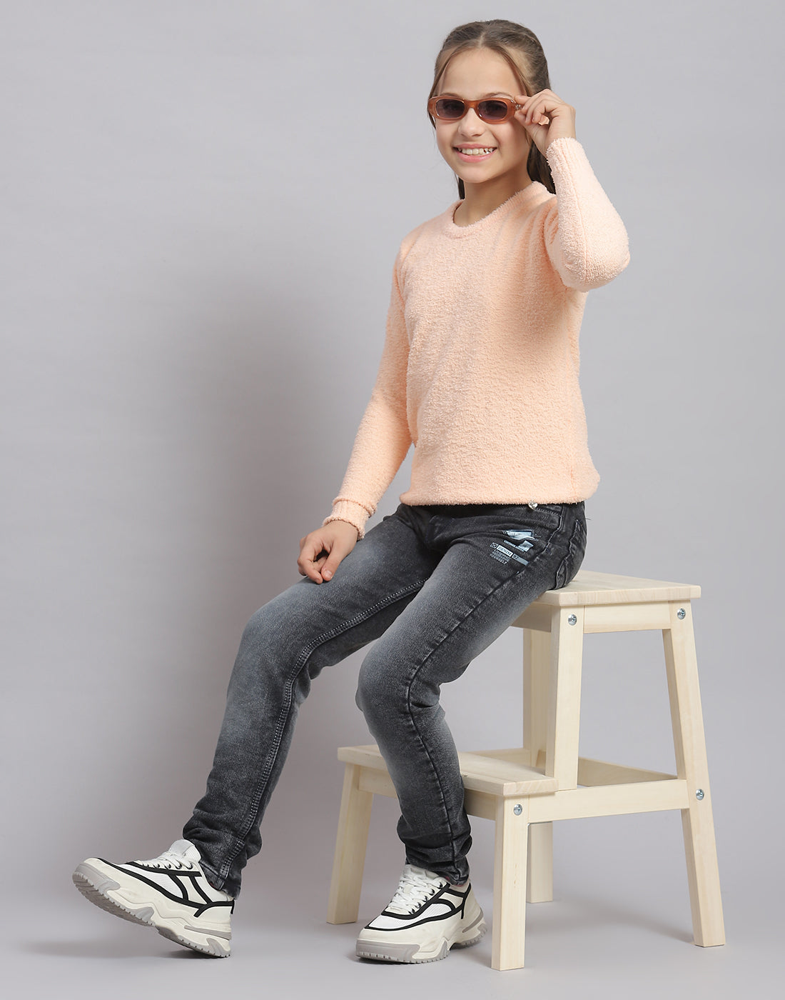 Girls Peach Solid Round Neck Full Sleeve Sweater