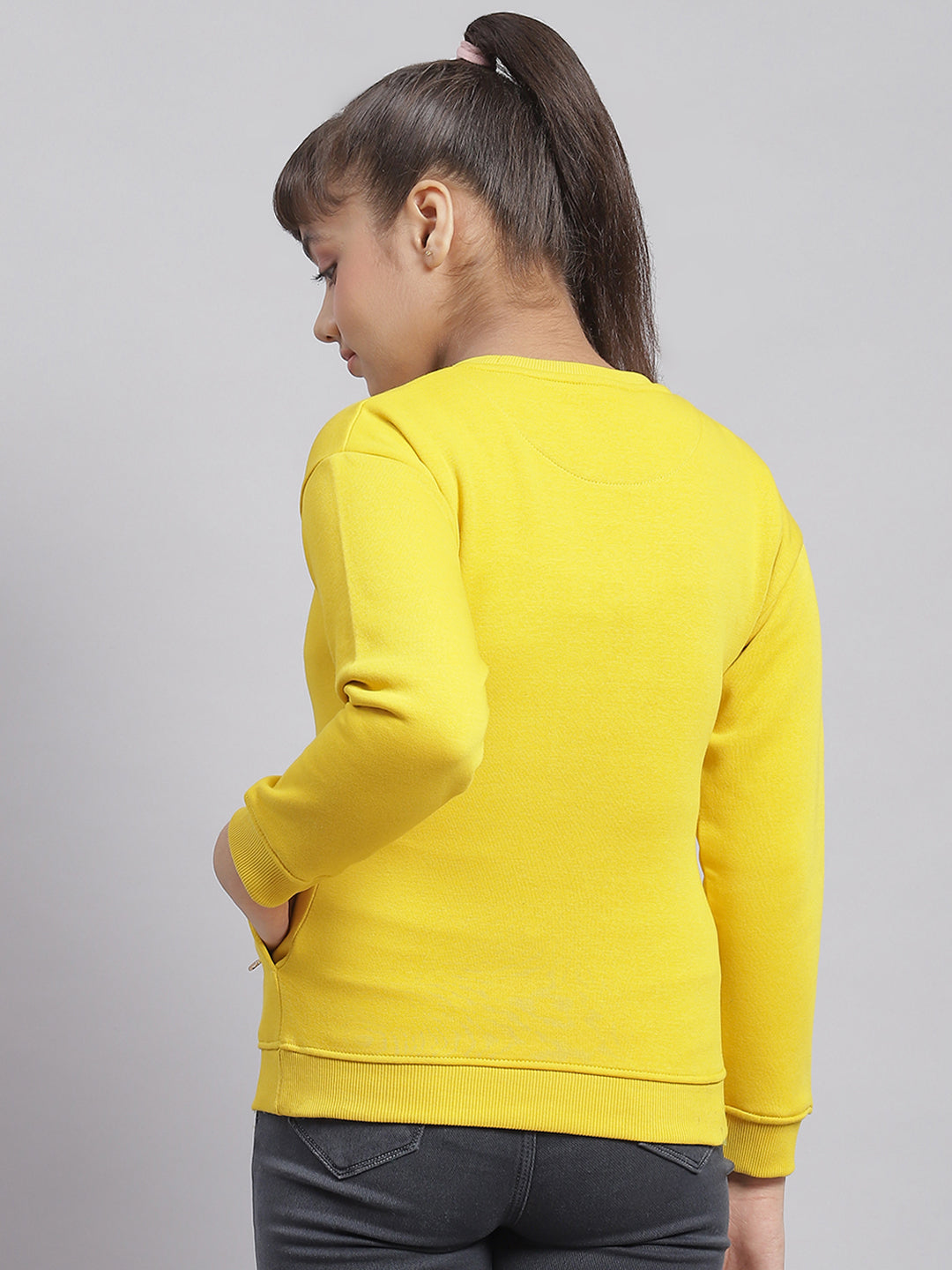 Girls Yellow Printed Round Neck Full Sleeve Sweatshirt