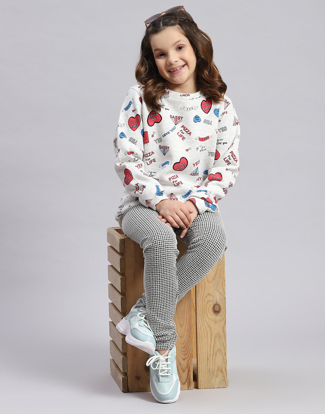 Girls Grey Printed Round Neck Full Sleeve Sweatshirt