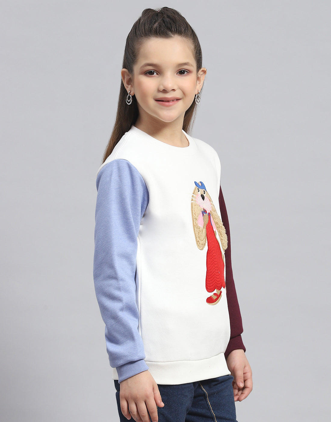 Girls Off White Embroidered Round Neck Full Sleeve Sweatshirt