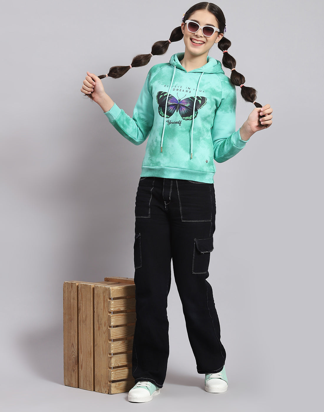 Girls Turquoise Blue Printed Hooded Full Sleeve Sweatshirt