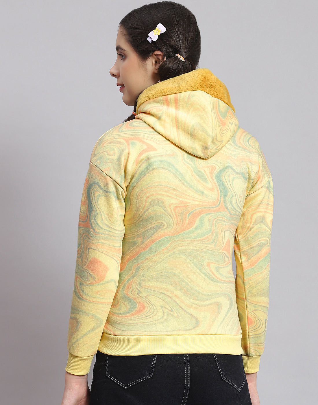 Girls Yellow Printed Hooded Full Sleeve Sweatshirt