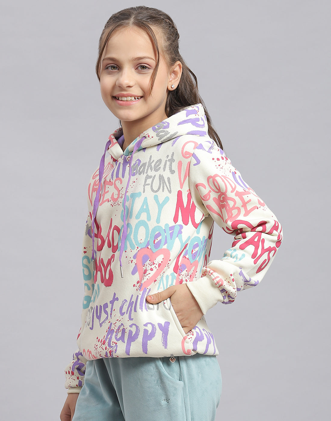 Girls Cream Printed Hooded Full Sleeve Sweatshirt
