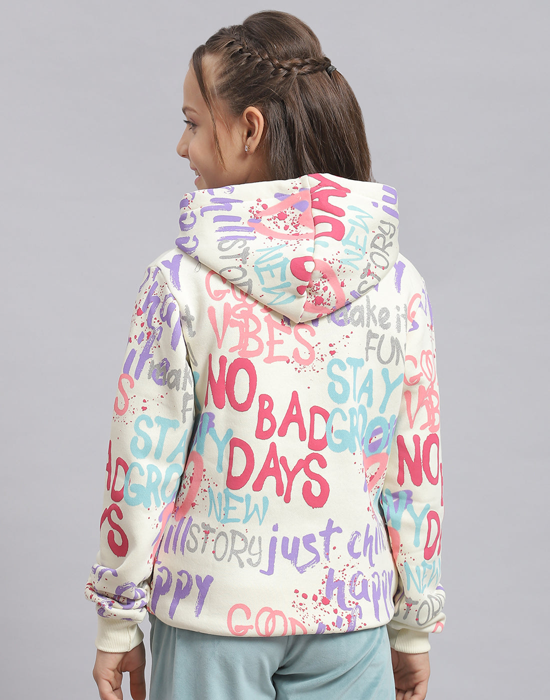 Girls Cream Printed Hooded Full Sleeve Sweatshirt
