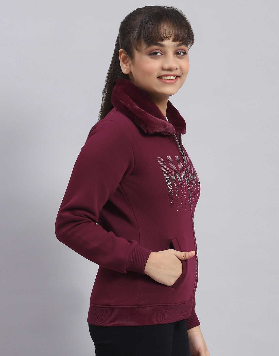 Girls Maroon Printed Collar Full Sleeve Sweatshirt