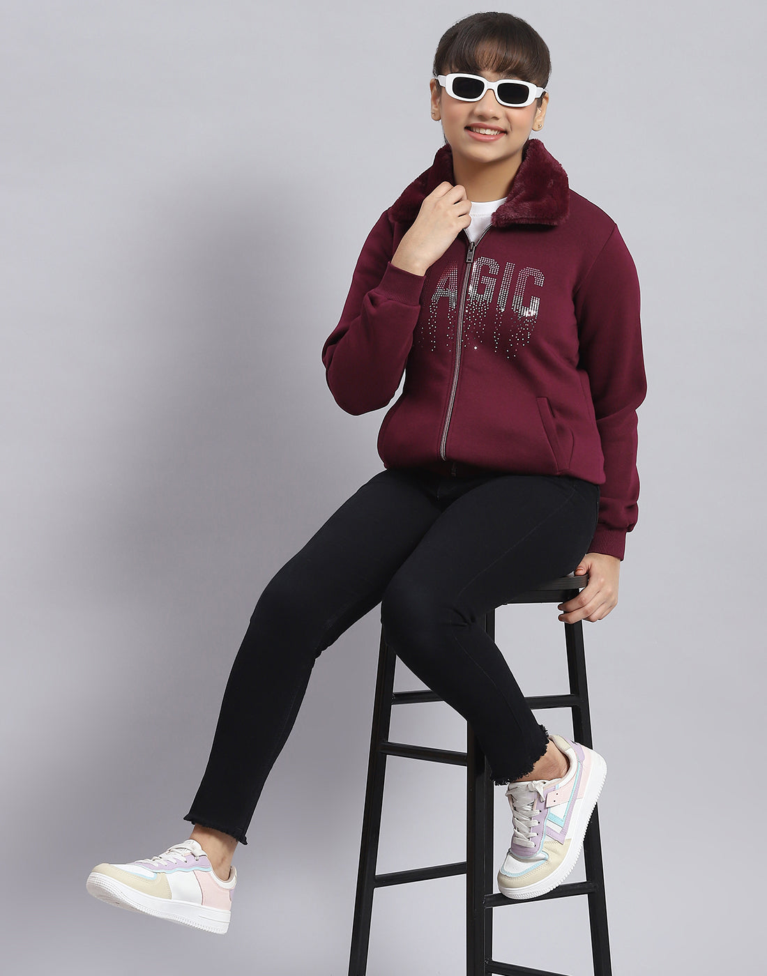 Girls Maroon Printed Collar Full Sleeve Sweatshirt