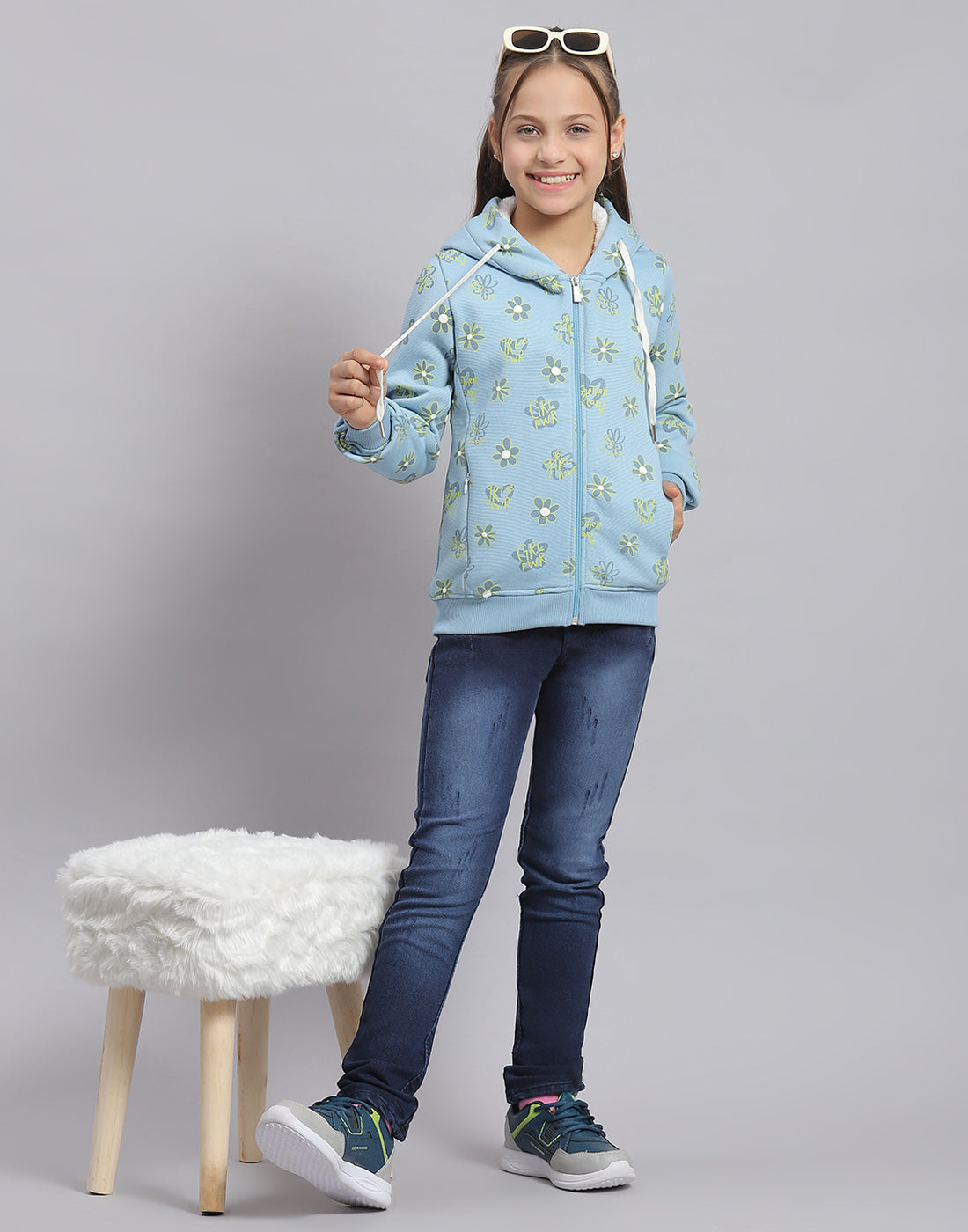 Girls Blue Printed Hooded Full Sleeve Sweatshirt