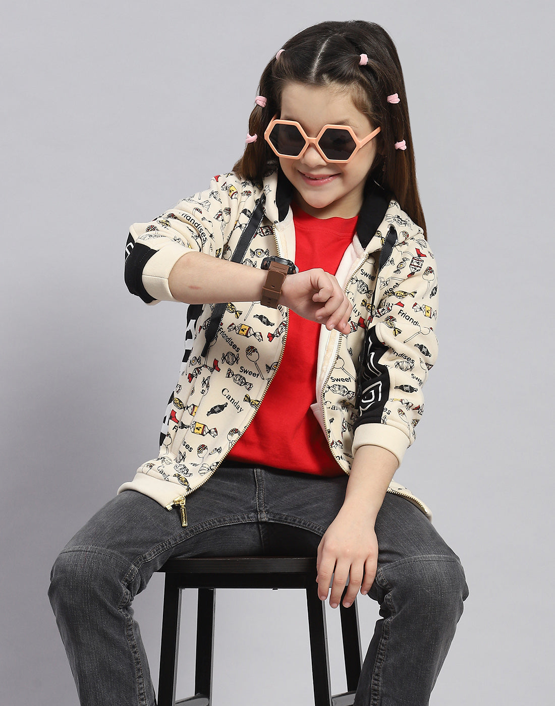 Girls Cream Printed Hooded Full Sleeve Sweatshirt