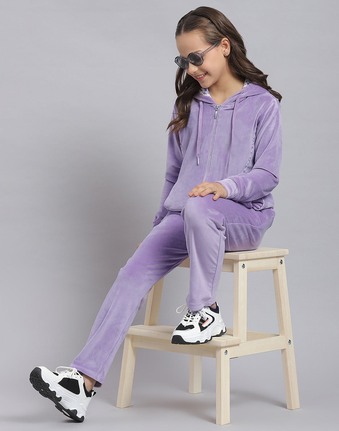 Buy Girls Purple Solid Hooded Full Sleeve Tracksuit Online in