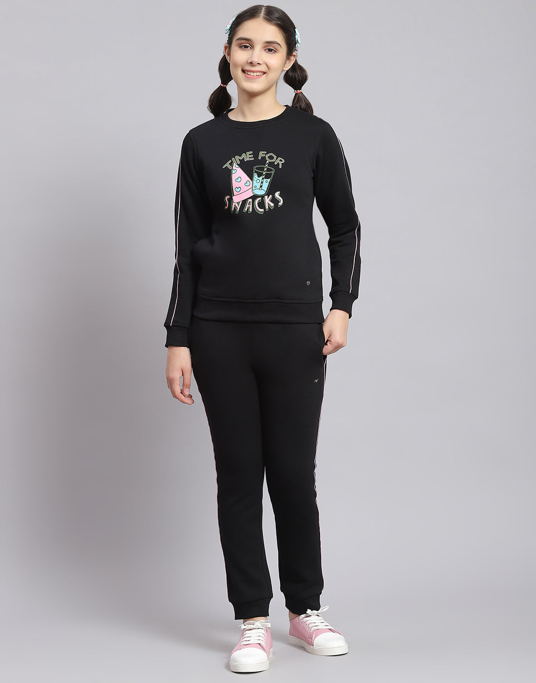 Girls Black Printed Round Neck Full Sleeve Tracksuit