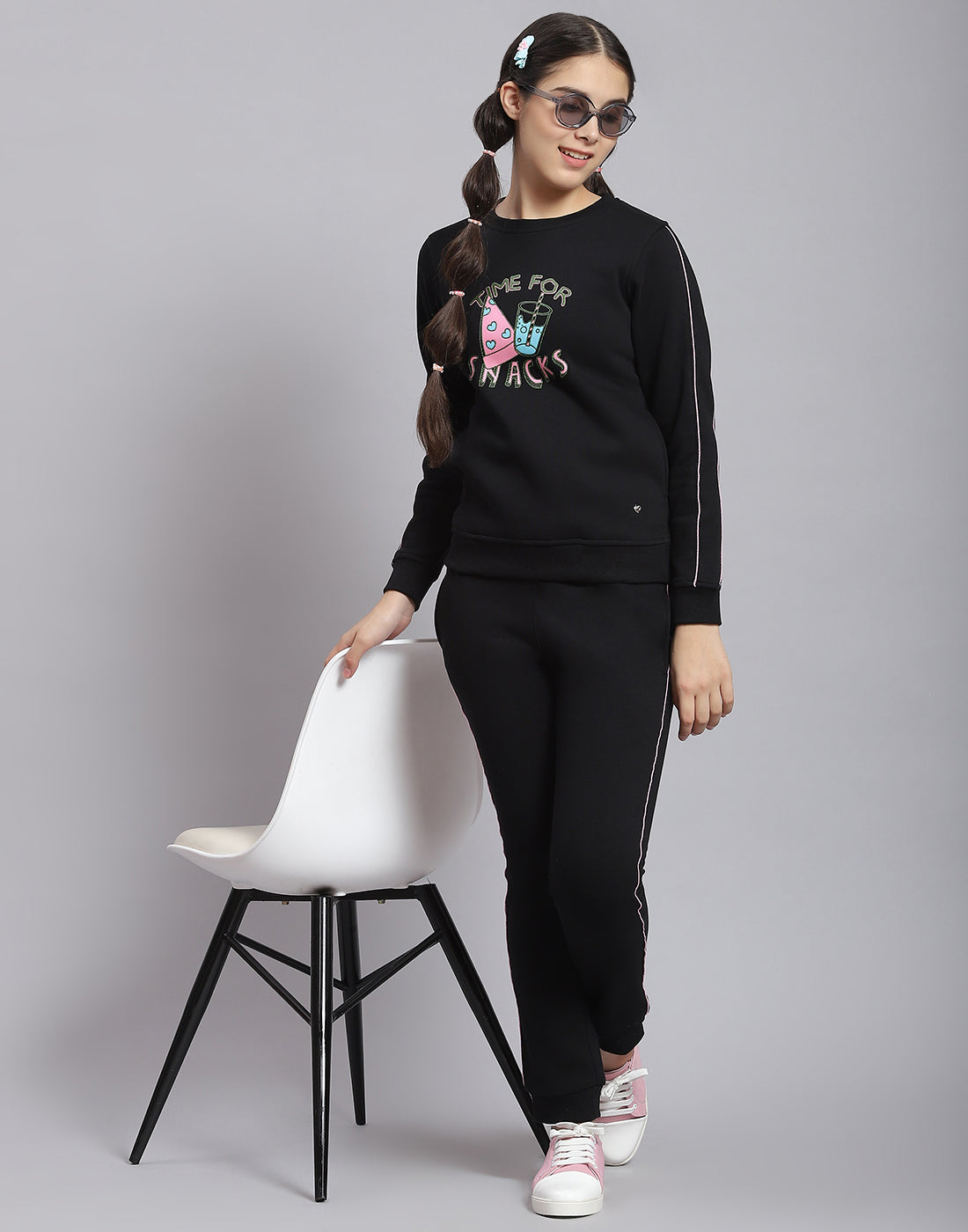 Girls Black Printed Round Neck Full Sleeve Tracksuit