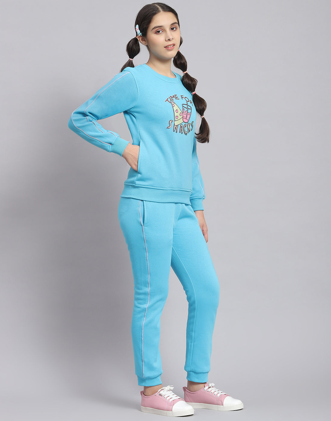 Girls Blue Printed Round Neck Full Sleeve Tracksuit