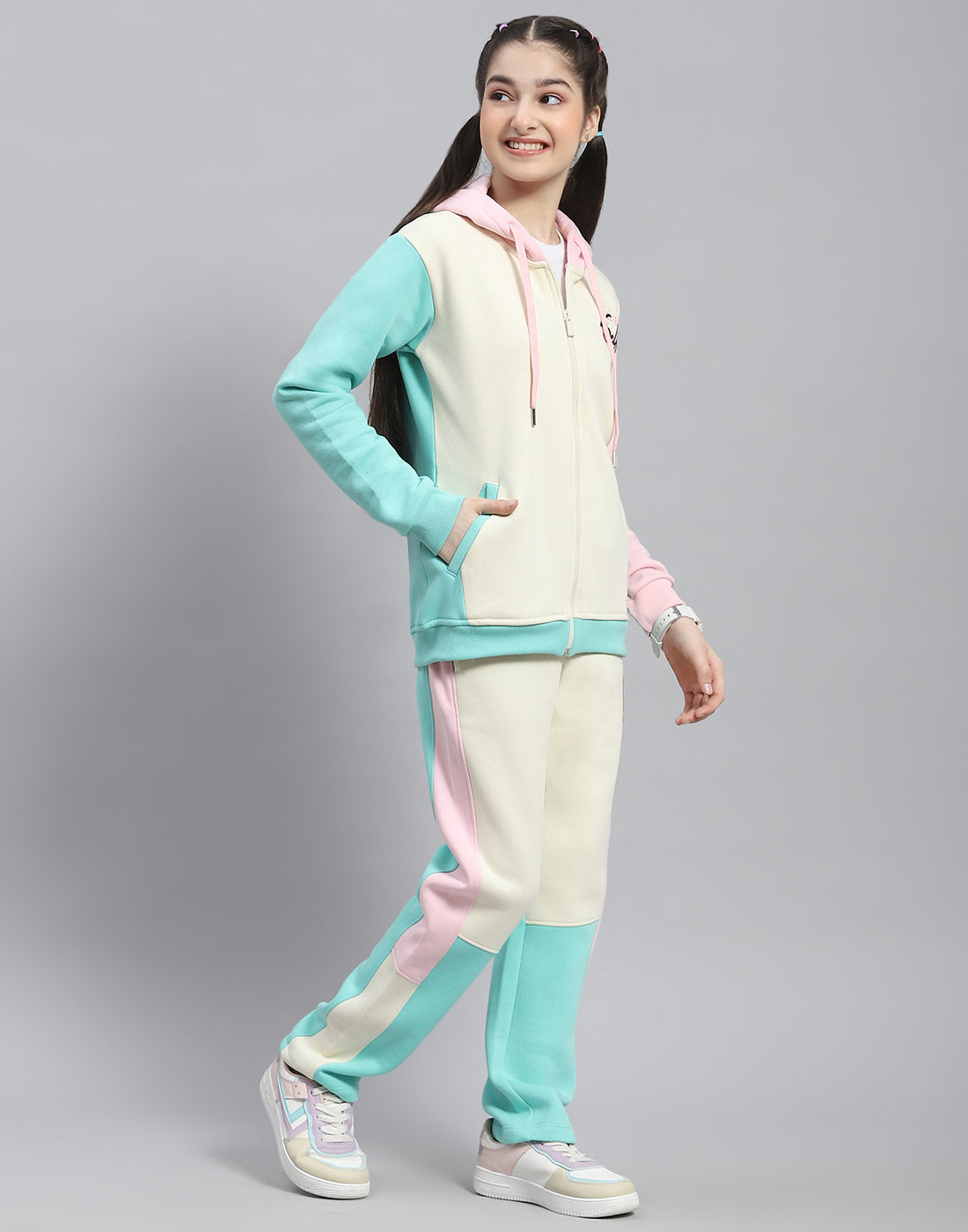 Girls Cream Printed Hooded Full Sleeve Tracksuit
