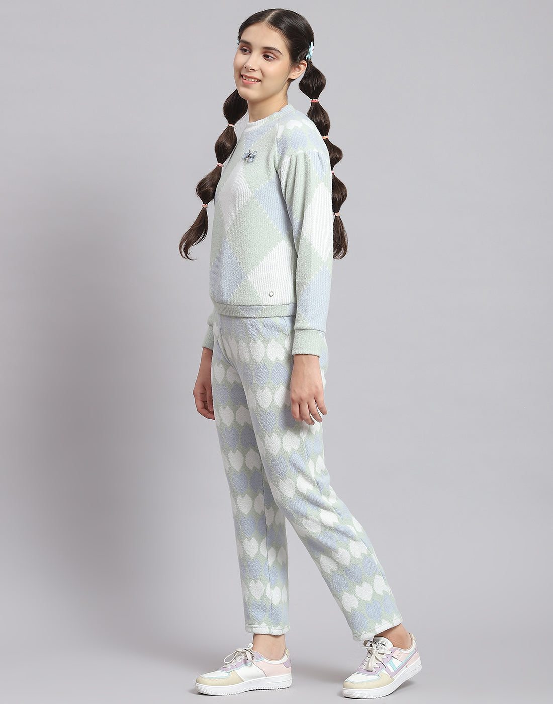 Girls Green Self Design T Neck Full Sleeve Cords Set