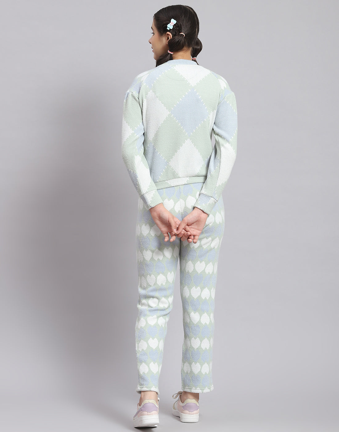 Girls Green Self Design T Neck Full Sleeve Cords Set