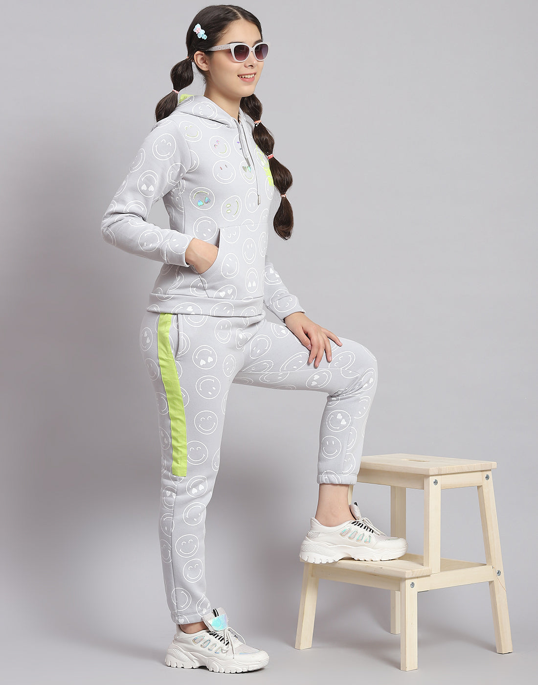 Girls Grey Printed Hooded Full Sleeve Cords Set