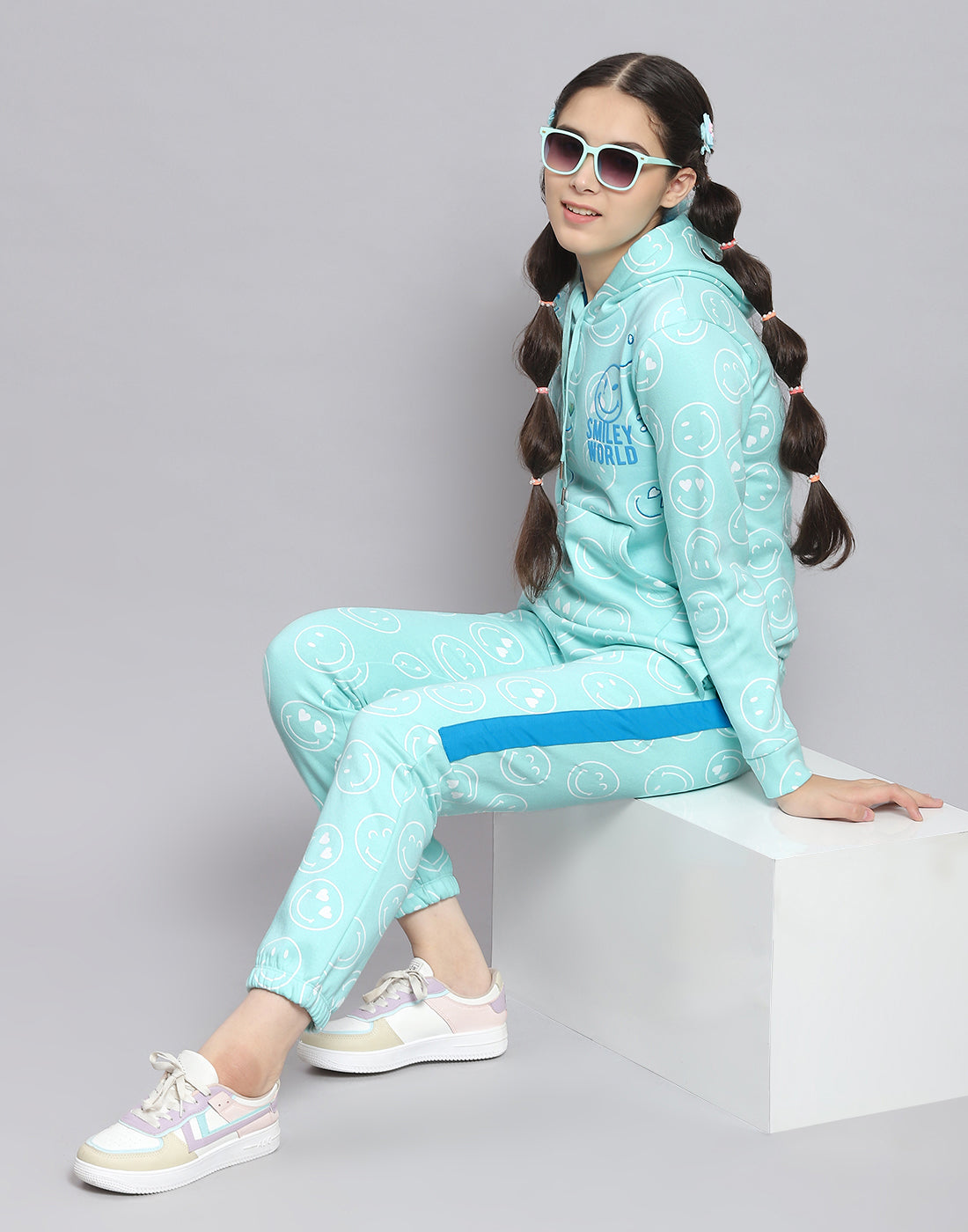 Girls Turquoise Blue Printed Hooded Full Sleeve Cords Set