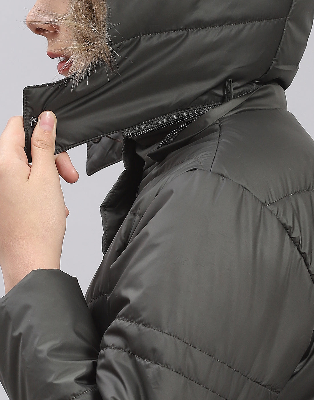 Girls Olive Solid Hooded Full Sleeve Girls Jacket