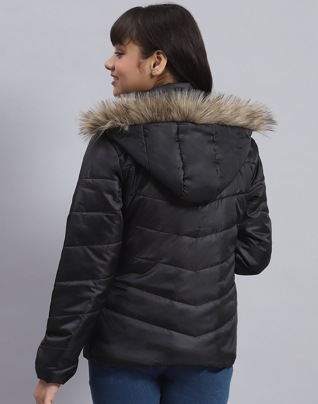 Girls Black Solid Hooded Full Sleeve Girls Jacket
